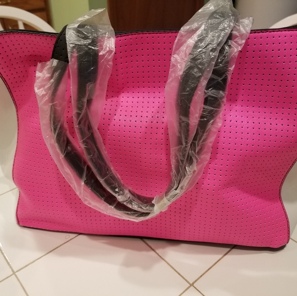 French Connection Tote - NEW WITH TAGS - Picture 2 of 7